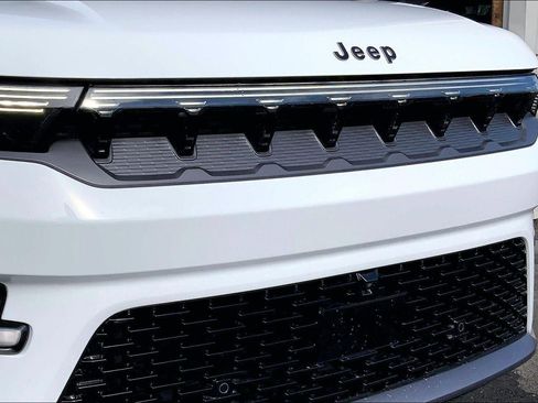 New 2026 Jeep Grand Wagoneer Summit w/ Rear Seat Video Group I image 28