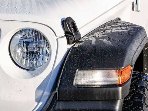 Used 2022 Jeep Wrangler Sport S image 5