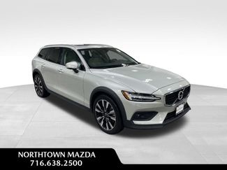Used 2022 Volvo V60 T5 Cross Country w/ Advanced Package video 1