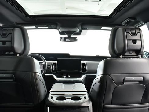 New 2026 Ford Expedition Platinum w/ Stealth Appearance Package AWD/4WD image 17