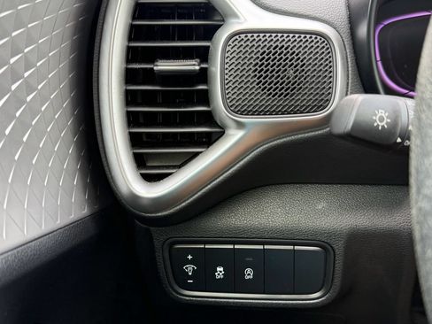 Used 2023 Kia Soul LX FWD image 20