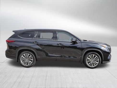 Used 2022 Toyota Highlander Platinum AWD/4WD image 9