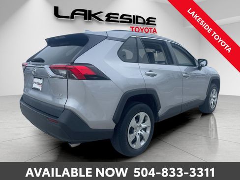 Used 2021 Toyota RAV4 LE image 6