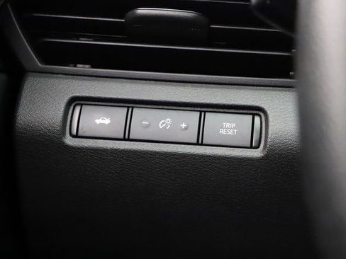 Used 2024 Nissan Altima 2.5 SV image 33