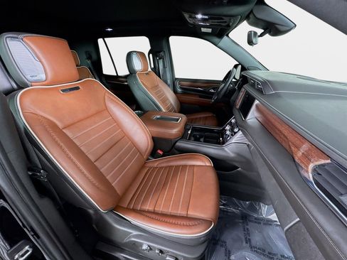 Certified 2023 GMC Yukon Denali Ultimate image 30