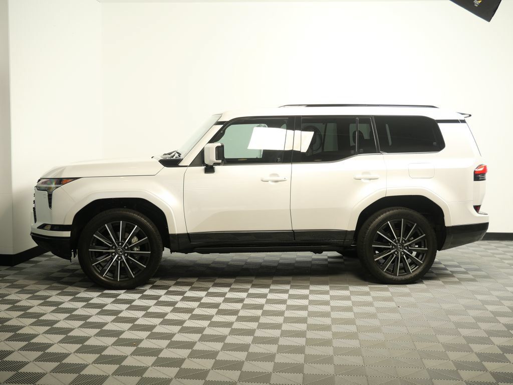 Certified 2024 Lexus GX 550 w/ Accessory Package (Z1) AWD/4WD image 5