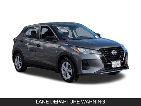 Certified 2025 Nissan Kicks Play S image 2