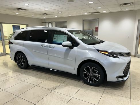 New 2026 Toyota Sienna Platinum AWD/4WD image 1