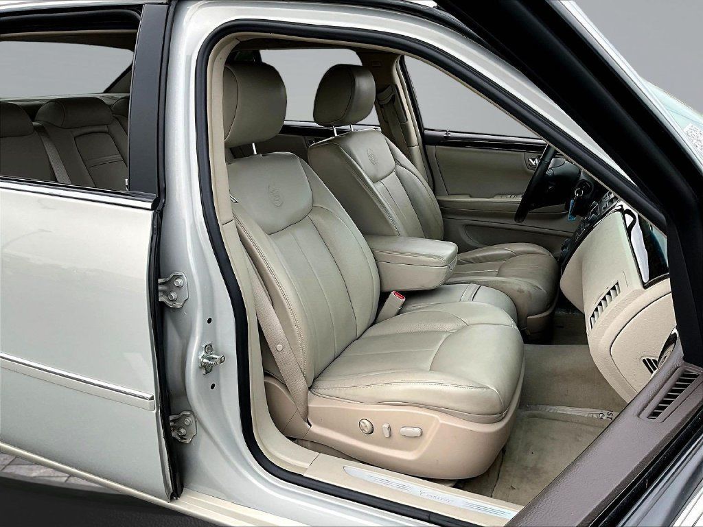 Used 2008 Cadillac DTS FWD image 31