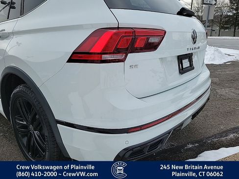 Certified 2022 Volkswagen Tiguan SE R-Line image 27