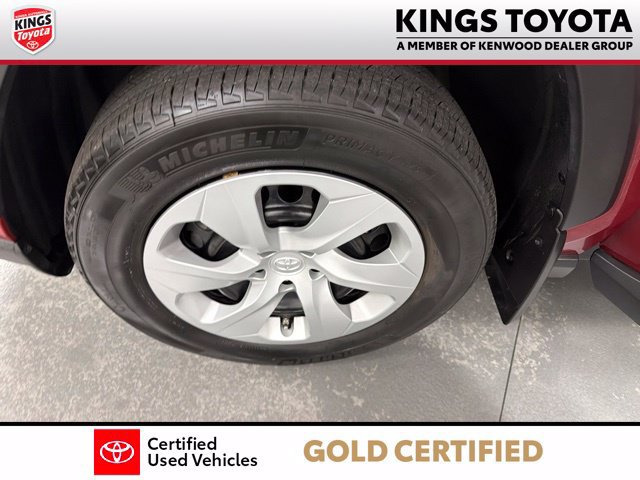 Used 2024 Toyota RAV4 LE FWD image 28