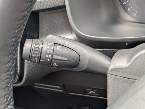 Used 2023 Volvo C40 Recharge Core AWD/4WD image 34