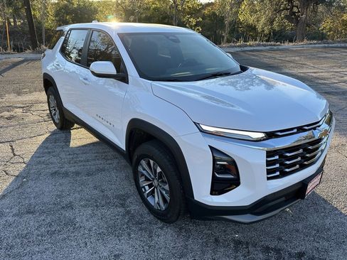 New 2026 Chevrolet Equinox LT image 4