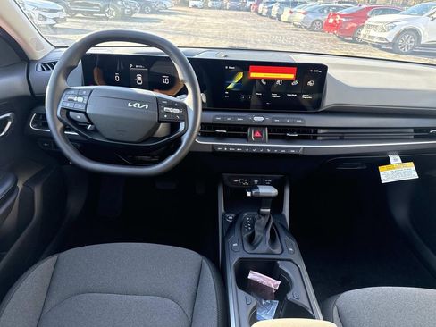New 2025 Kia K4 LXS image 6