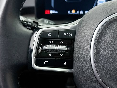 Certified 2025 Kia Sorento SX FWD image 8