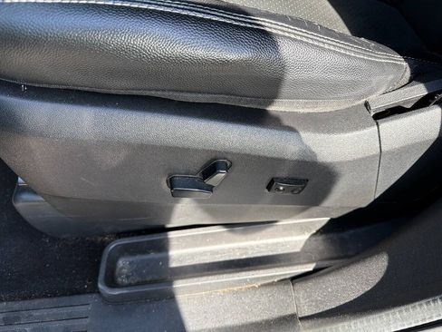 Used 2019 Dodge Grand Caravan SXT w/ Driver Convenience Group FWD image 12
