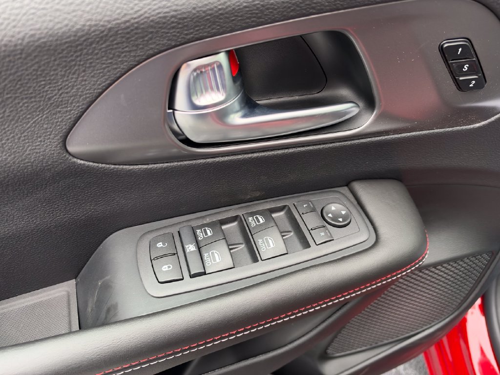 New 2027 Chrysler Pacifica Select FWD image 10