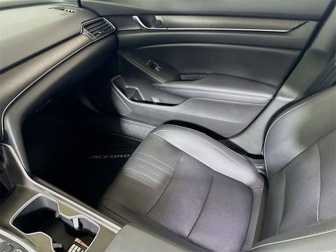 Used 2021 Honda Accord Touring image 23