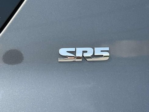 Used 2016 Toyota 4Runner SR5 AWD/4WD image 11