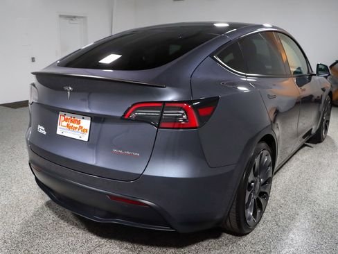 Used 2023 Tesla Model Y Performance AWD/4WD image 7