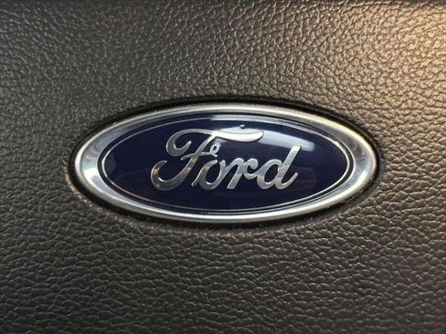 Used 2022 Ford Explorer XLT w/ Equipment Group 202A AWD/4WD image 26
