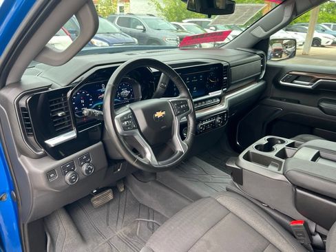 Used 2023 Chevrolet Silverado 1500 LT w/ Protection Package AWD/4WD image 6