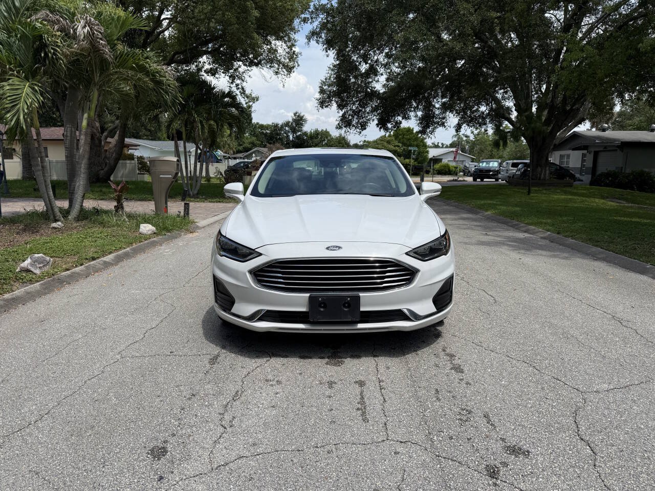 Used 2020 Ford Fusion SEL FWD image 2