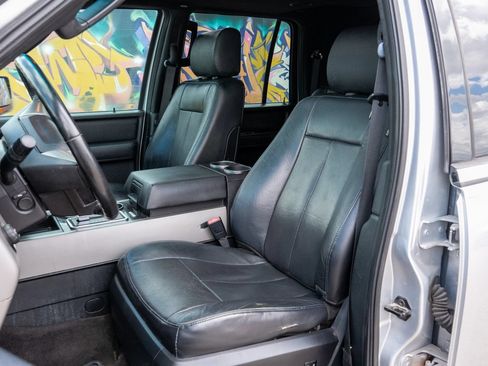 Used 2015 Ford Expedition EL Limited w/ Equipment Group 301A RWD image 23