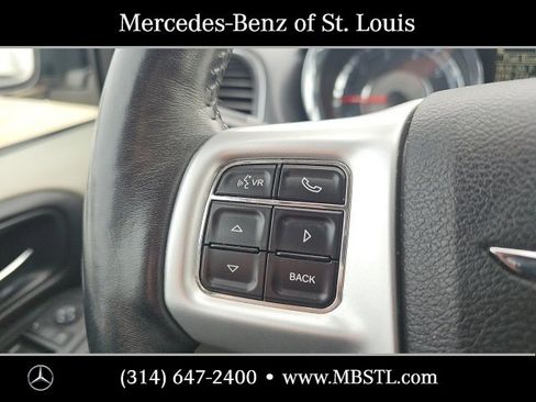 Used 2016 Chrysler Town & Country Touring-L w/ Driver Convenience Group image 24