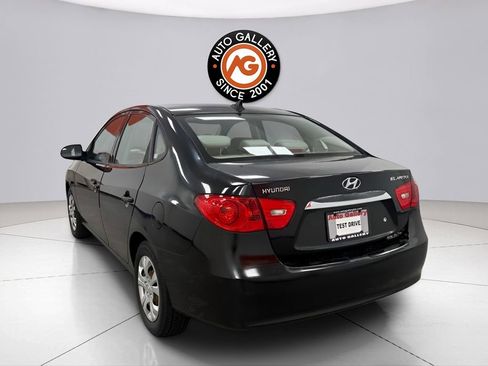 Used 2010 Hyundai Elantra GLS FWD image 4