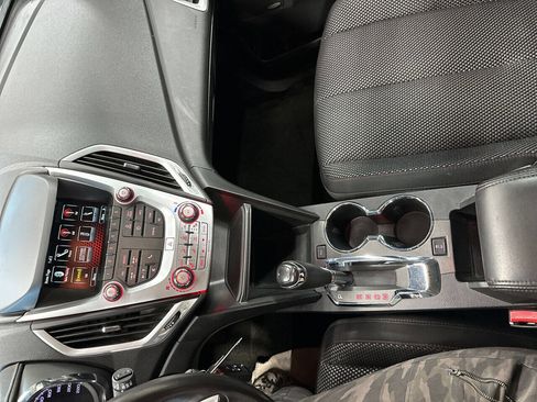 Used 2017 GMC Terrain SLE image 19