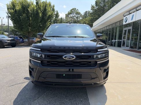 Used 2023 Ford Expedition Limited RWD image 3