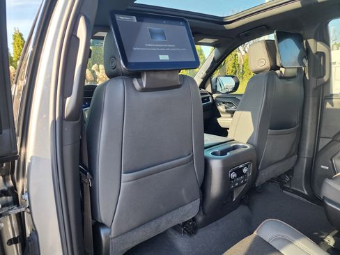 Used 2023 Chevrolet Tahoe High Country image 15