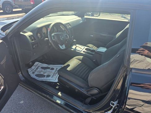 Used 2012 Dodge Challenger SXT RWD image 5