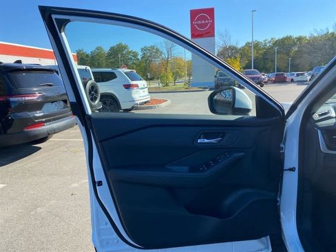 New 2026 Nissan Rogue SV image 9