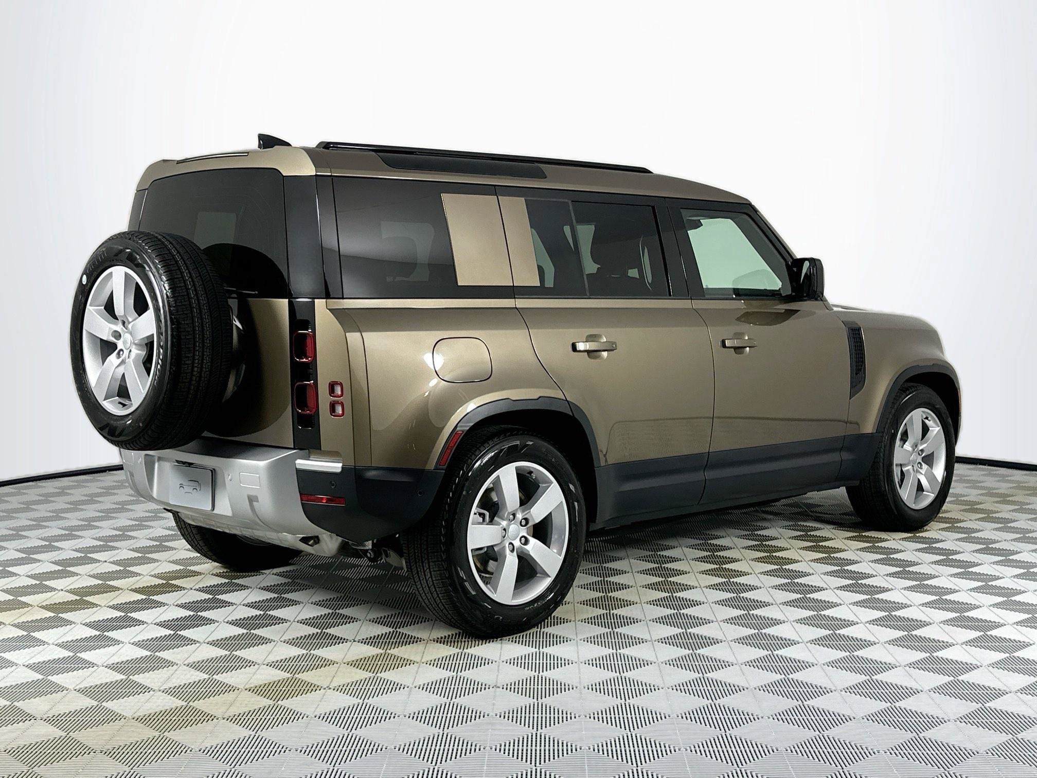 Certified 2025 Land Rover Defender 110 S AWD/4WD image 5