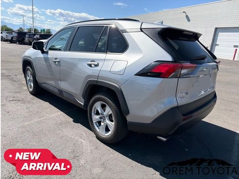 Used 2019 Toyota RAV4 XLE AWD/4WD image 18