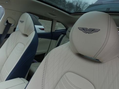 Used 2024 Aston Martin DBX 707 image 15