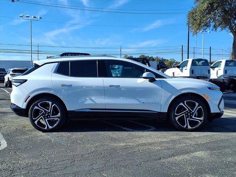 New 2026 Chevrolet Equinox EV LT w/ Convenience Package II image 3