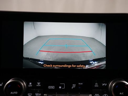 Used 2024 Toyota Highlander XLE image 19