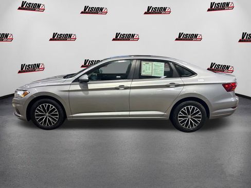 Used 2019 Volkswagen Jetta SE w/ Cold Weather Package image 8