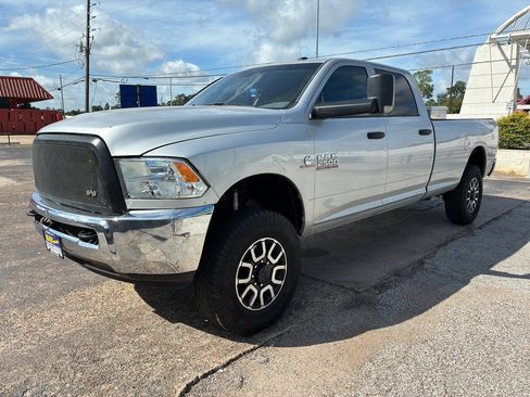 Used 2018 RAM 2500 Tradesman w/ Chrome Appearance Group AWD/4WD image 2