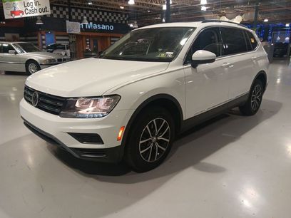 Used 2020 Volkswagen Tiguan SE w/ Panoramic Sunroof Package