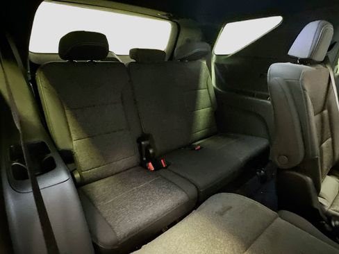 New 2025 Chevrolet Traverse LT image 27