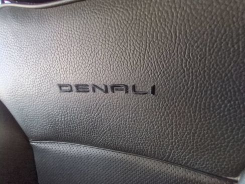 Used 2021 GMC Yukon Denali w/ Denali Ultimate Package AWD/4WD image 9