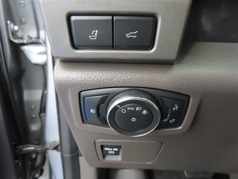 Used 2020 Ford Expedition XLT w/ Equipment Group 202A AWD/4WD image 13