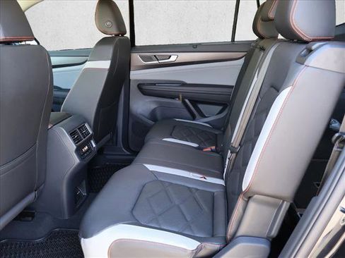New 2026 Volkswagen Atlas Peak Edition AWD/4WD image 17