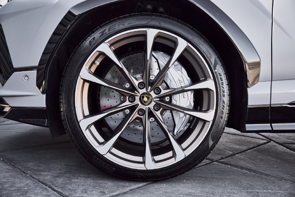 Used 2024 Lamborghini Urus S AWD/4WD image 5