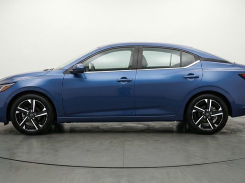 Used 2025 Nissan Sentra SV FWD image 5