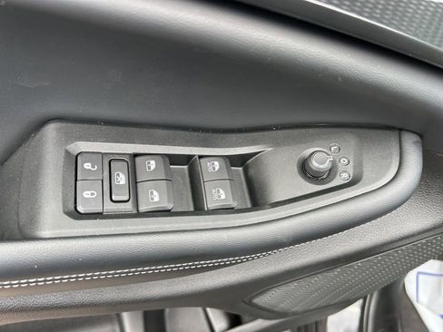 Used 2024 Jeep Grand Cherokee Altitude image 17